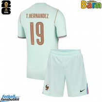 Frankrike Theo Hernandez #19 Bortedraktsett Barn VM 2026 Kortermet (+ Korte bukser)